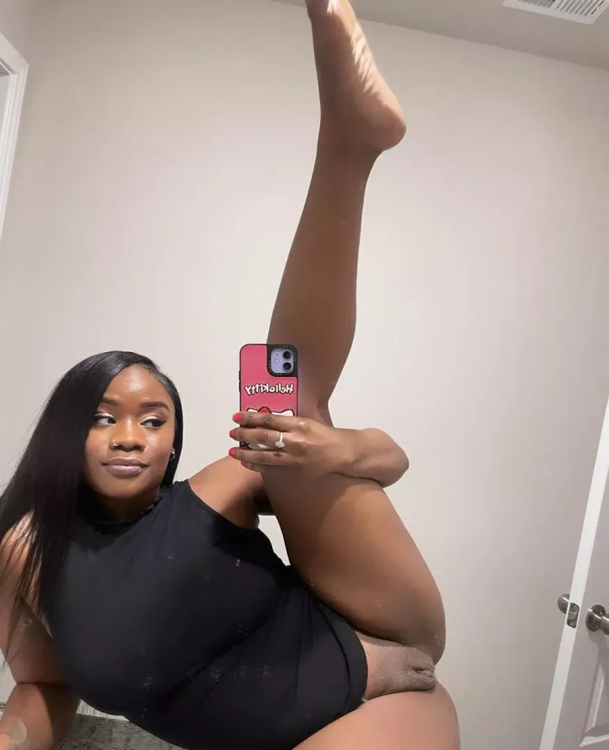 Took this selfie for you :)  posted by Lick-pretty-laya