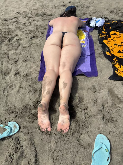 Waiting for a man with a big cock😏🍆 by LittleFeet_Hot