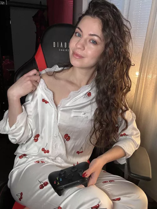 What would you do if I sent you this at work? by naughtykitti