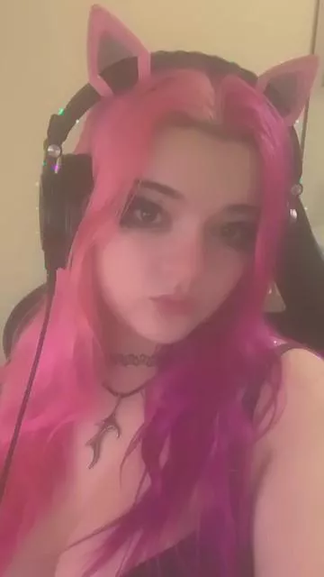 Who doesn't love a Goth chick with ears 😻 posted by IvyRiina