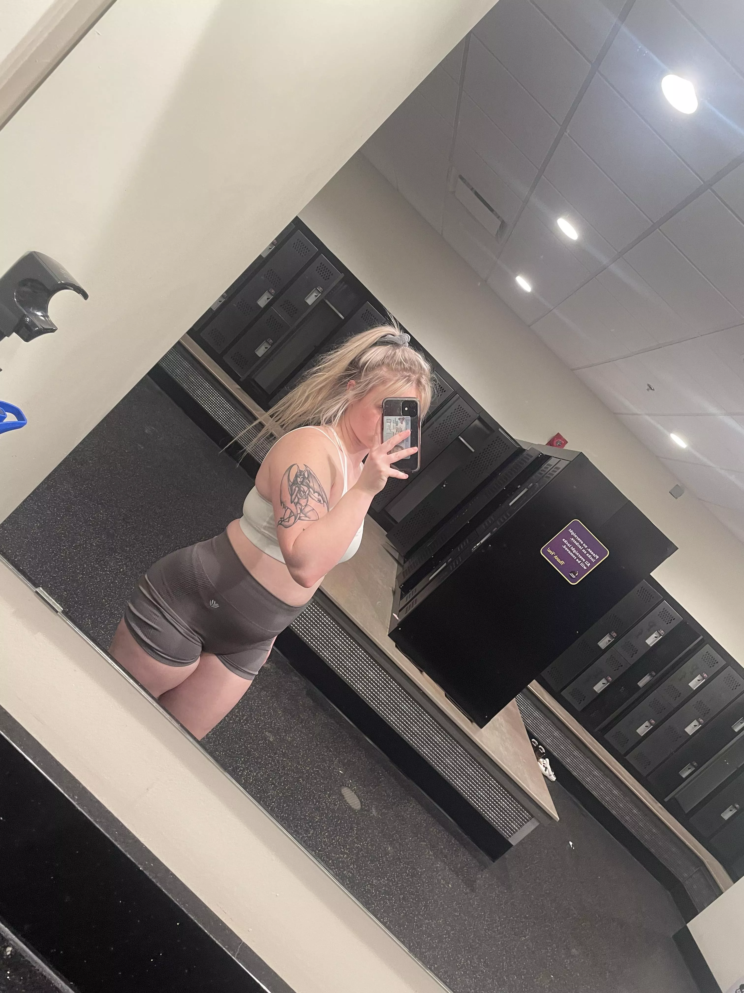 would u check me out at the gym?  posted by snownymph666