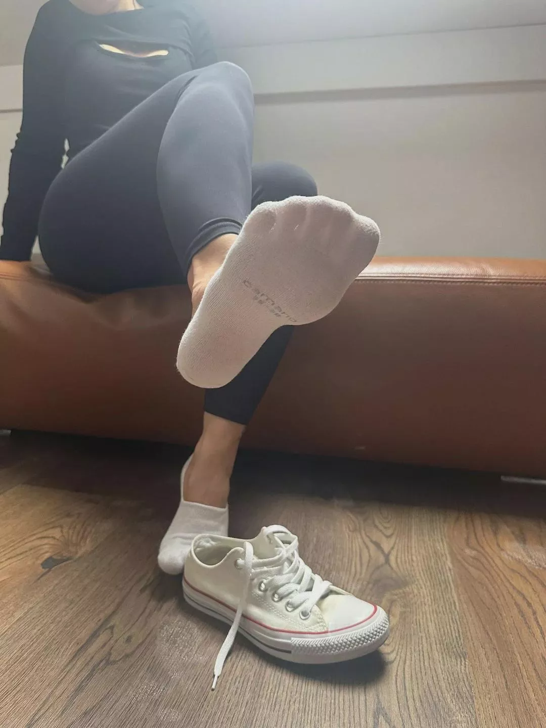 You can see my toes because the sun is shining through my socks [F] posted by Pixiesoles23_