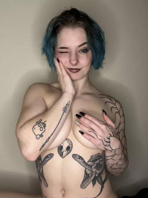 your goth gf wants you to come to bed by cjellisss