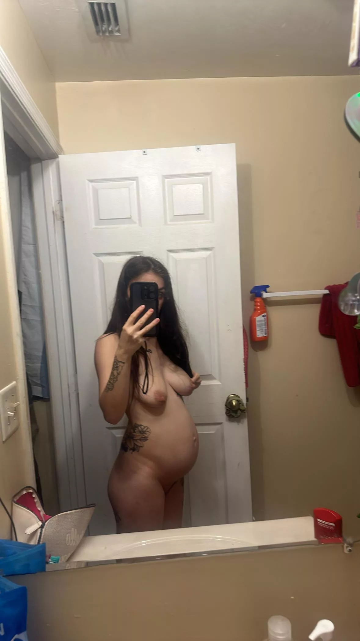 16 weeks pregnant  posted by Vixensvideos