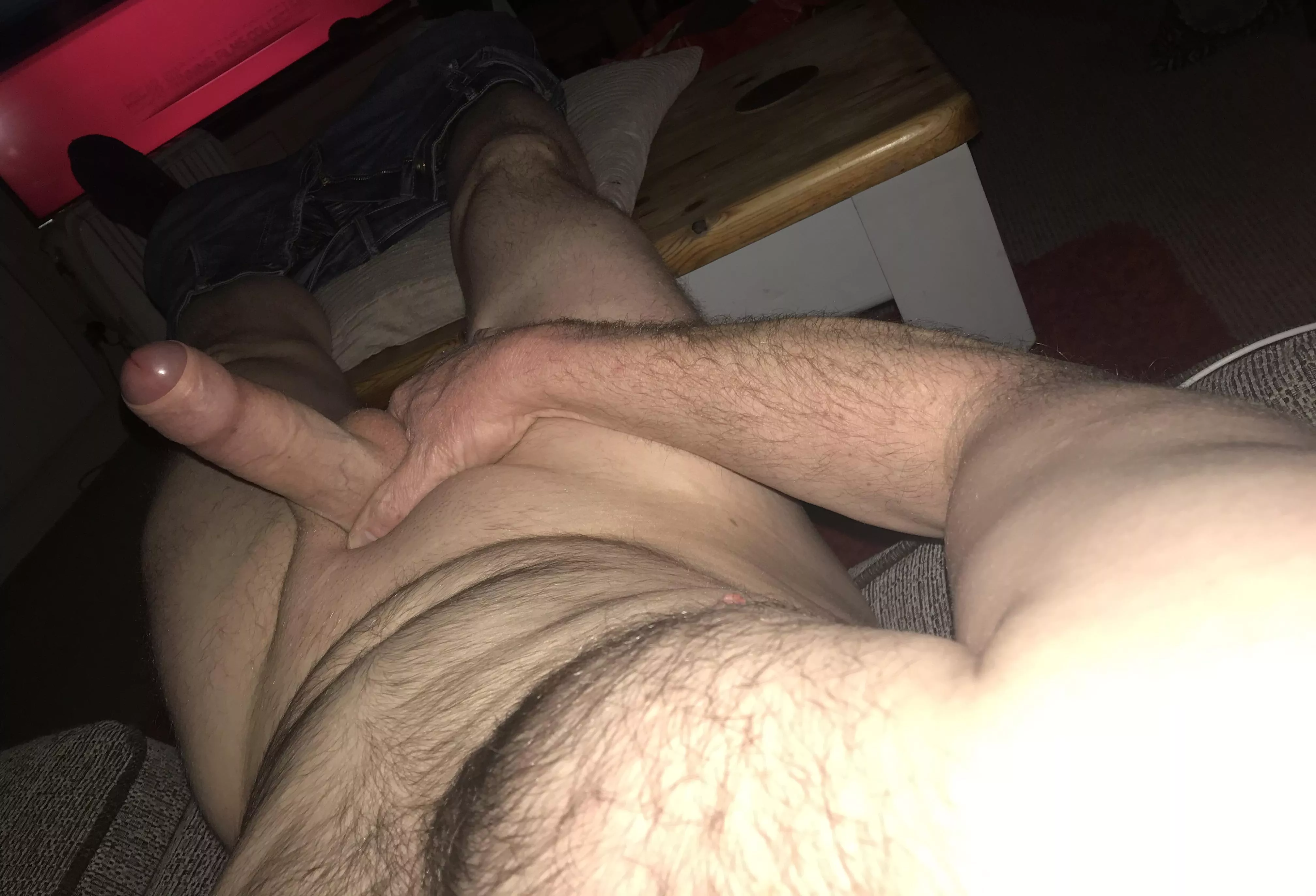 Any hung gym guys wanna wank . 38. dwe1234 posted by dreamingtwinks