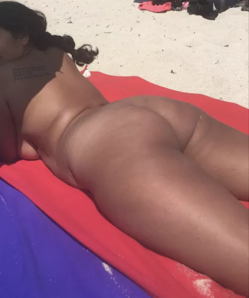 At the beach  by masalachaipri