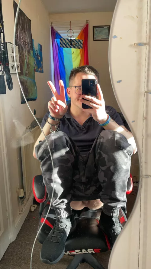 Can i game on ur lap :3 by ItsBlueMultiverse