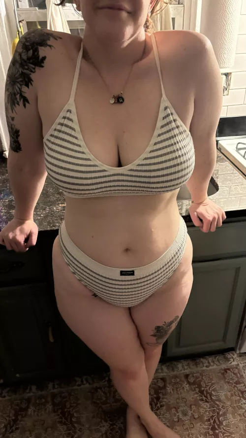 Comfy and sexy Sunday morning by GngrPeach