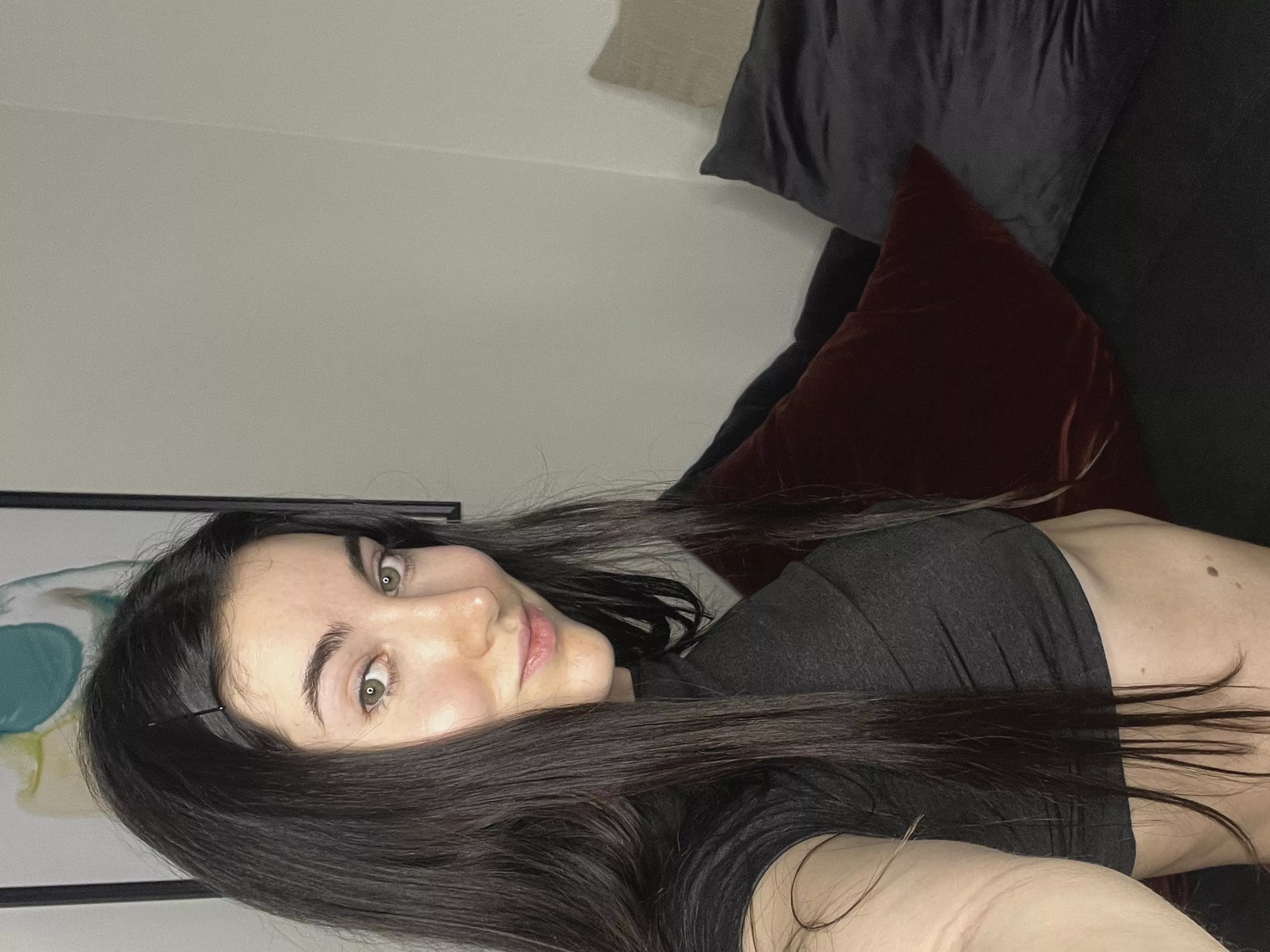  Cute petite girl  posted by scottyfreemon