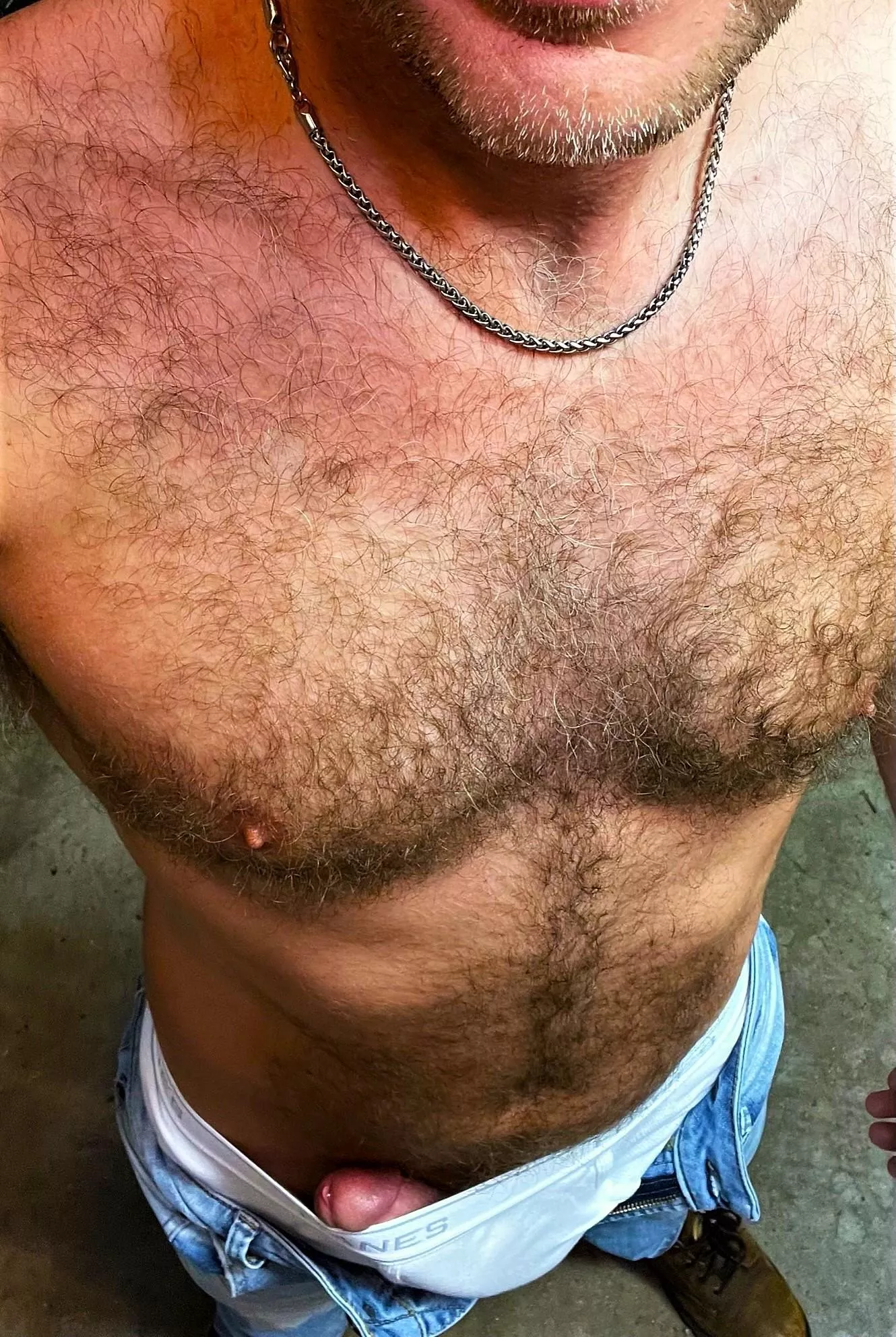 Ding chores shirtless always gets me excited. posted by ChainsawDust