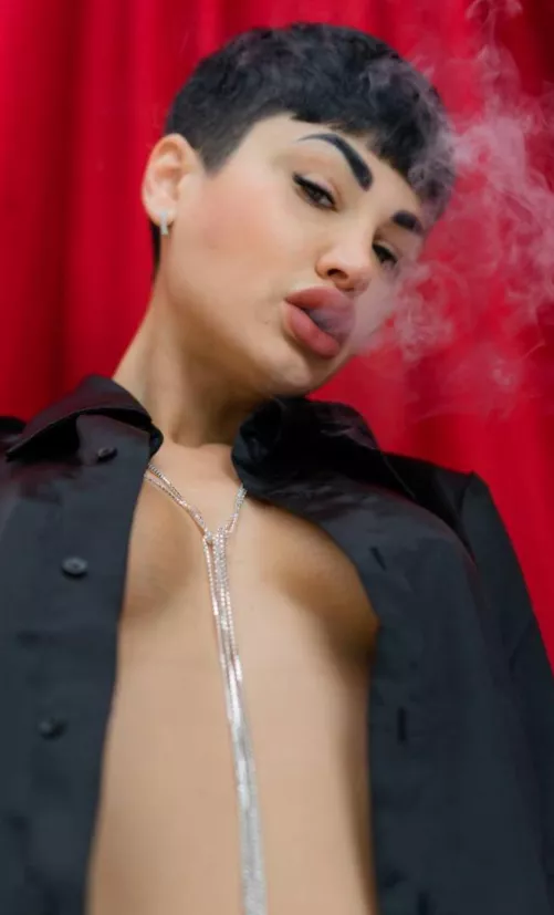 Doing my best to make you horny by Bad_Bad_Mommy