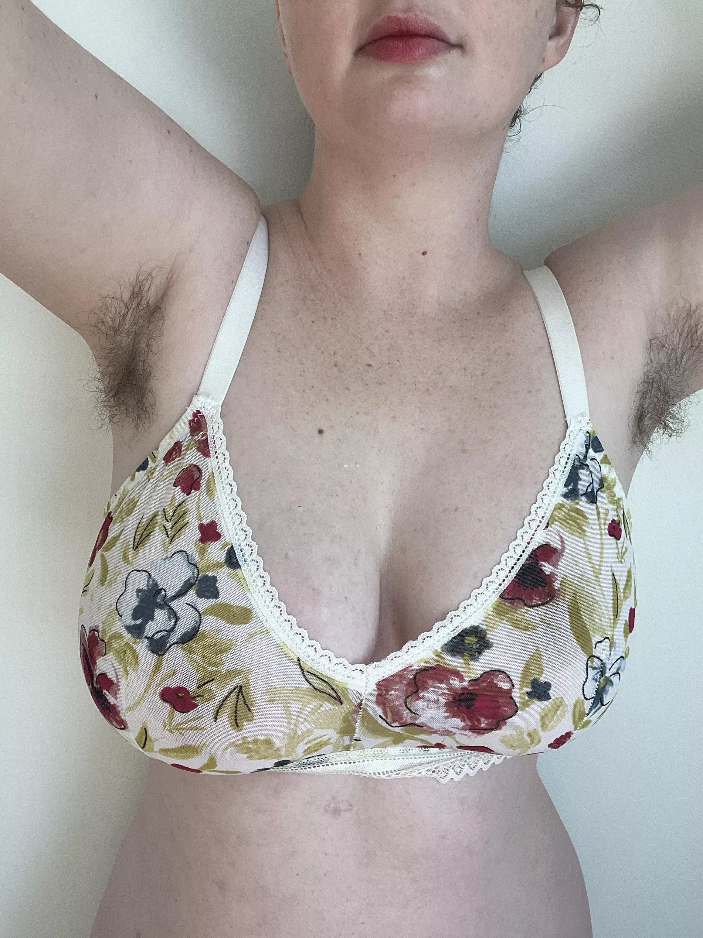 Embracing my hairy pits  posted by faekitti