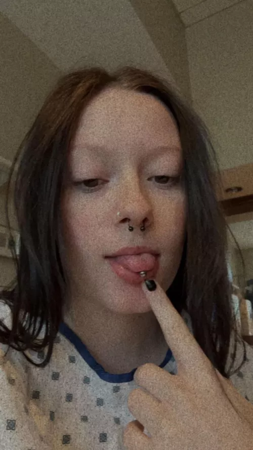 Goddess looking for a cute submissive boy-pet to own and be my property by Lamb-sissy