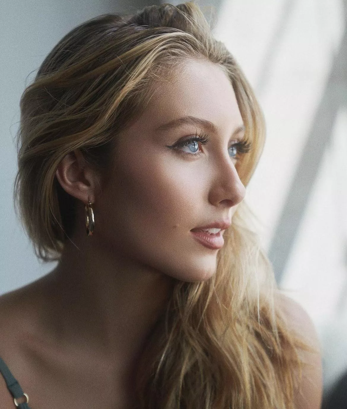 Heloise Huthart posted by Ken789gh