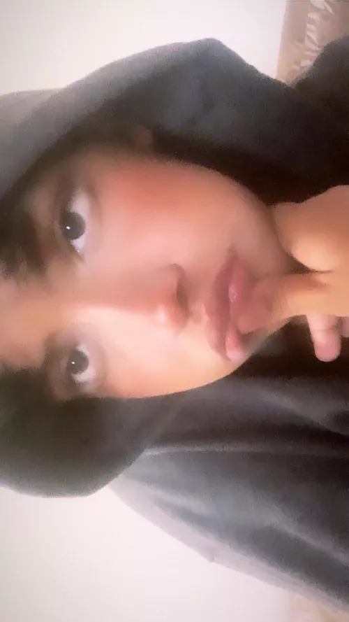 I don’t like how I look what do u guys think  by Petraameen