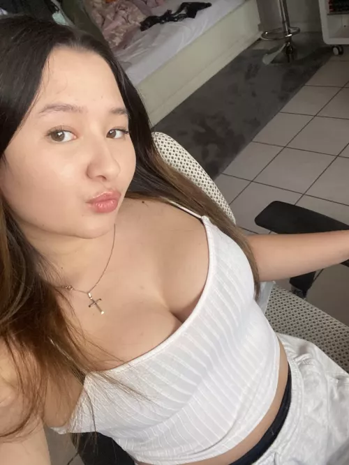 I want to be someone's cute fuckdoll by AmberAuraa