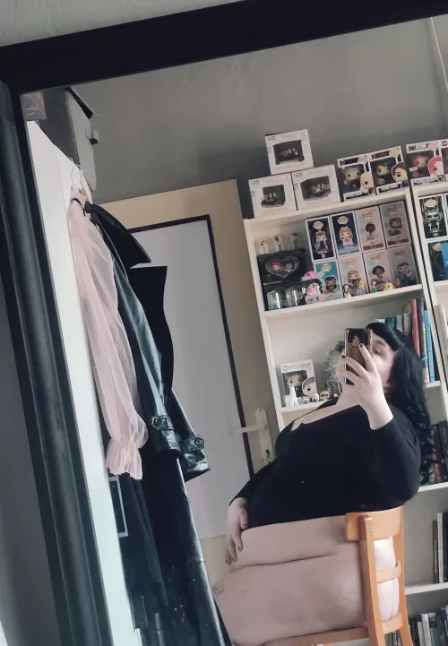 Is that belly big enough? Or are you gonna feed me some more? by PrinceznaViktorka