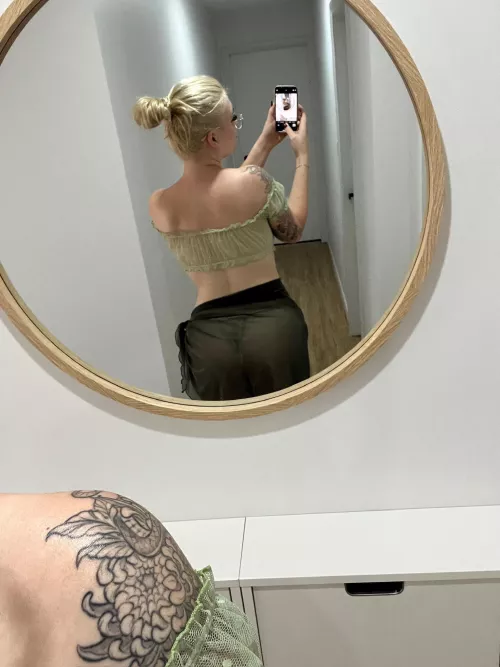 On my way to the pool by MissJess00