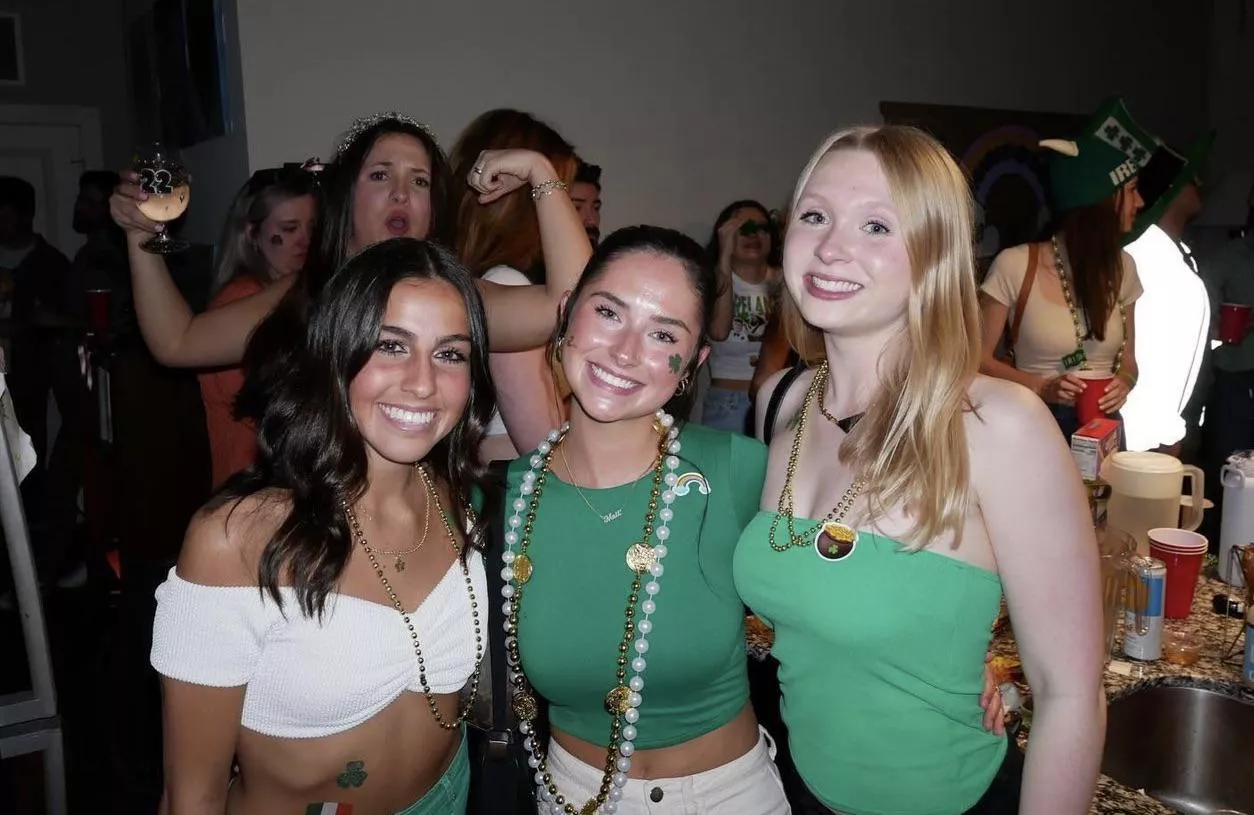 Roommates posted by ExplicitGem