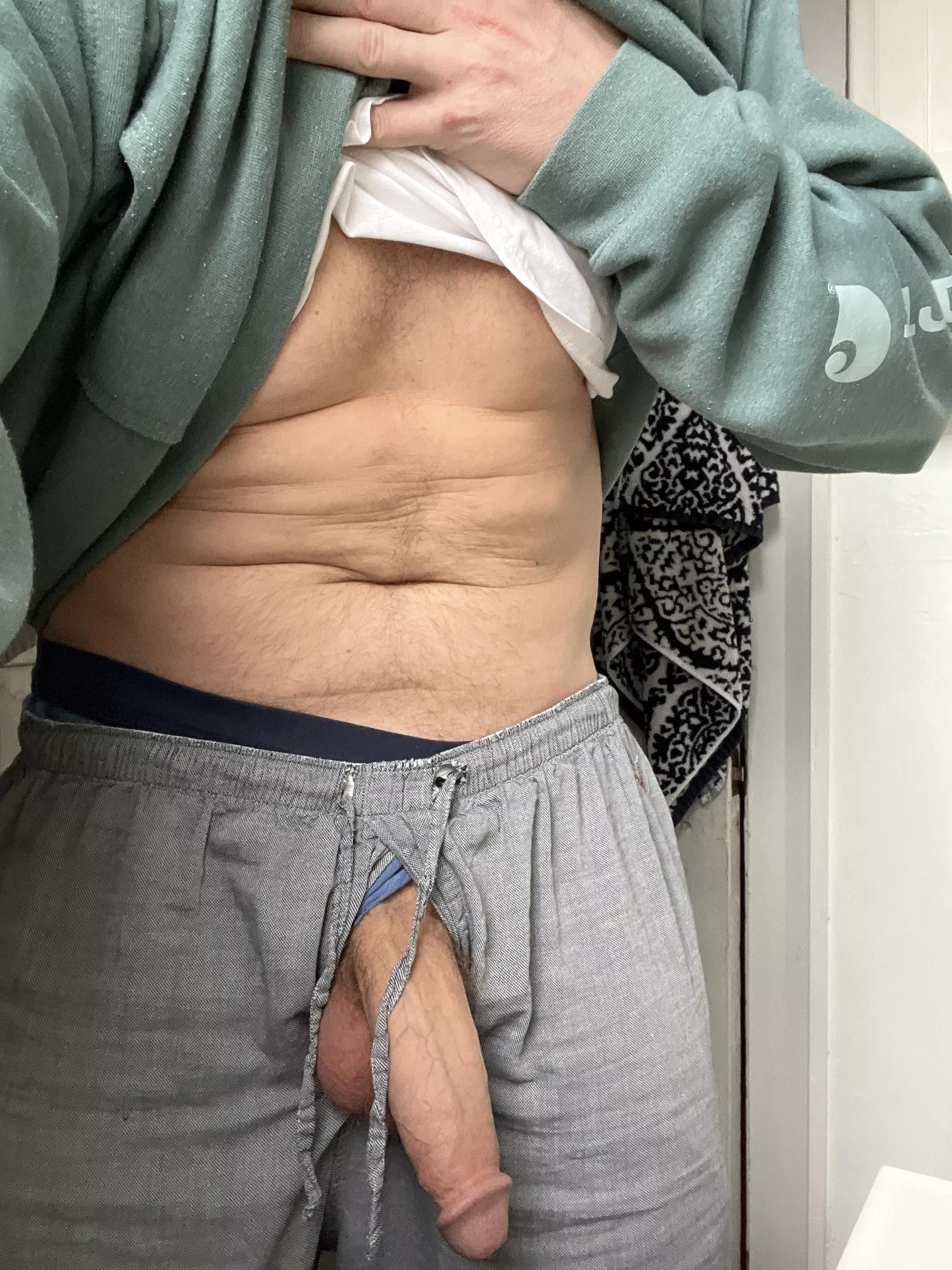 Softish cock, breaks free!!! posted by blueeyebeanstalk