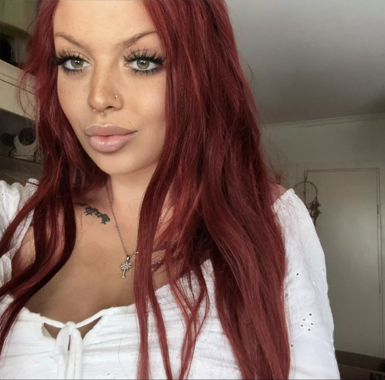 The red hair and green eye and freckle combo ❤️ . [IRTR]  posted by Honest_Bath_3994