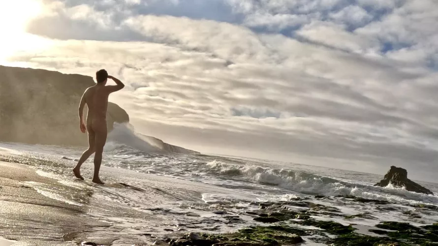 The sea is just a wetter version of the sky 🎶 by ArtPlusSex