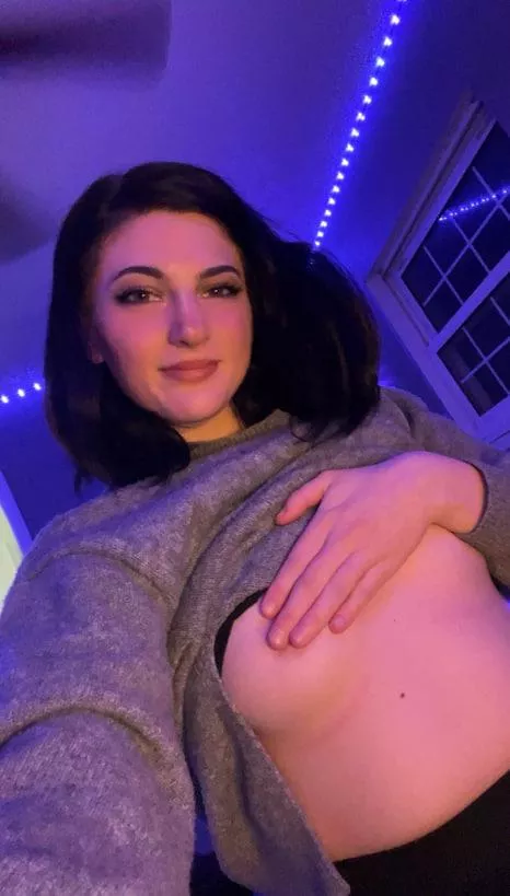 Want to have some fun with an angelic face latina like me? posted by ElegantEmery