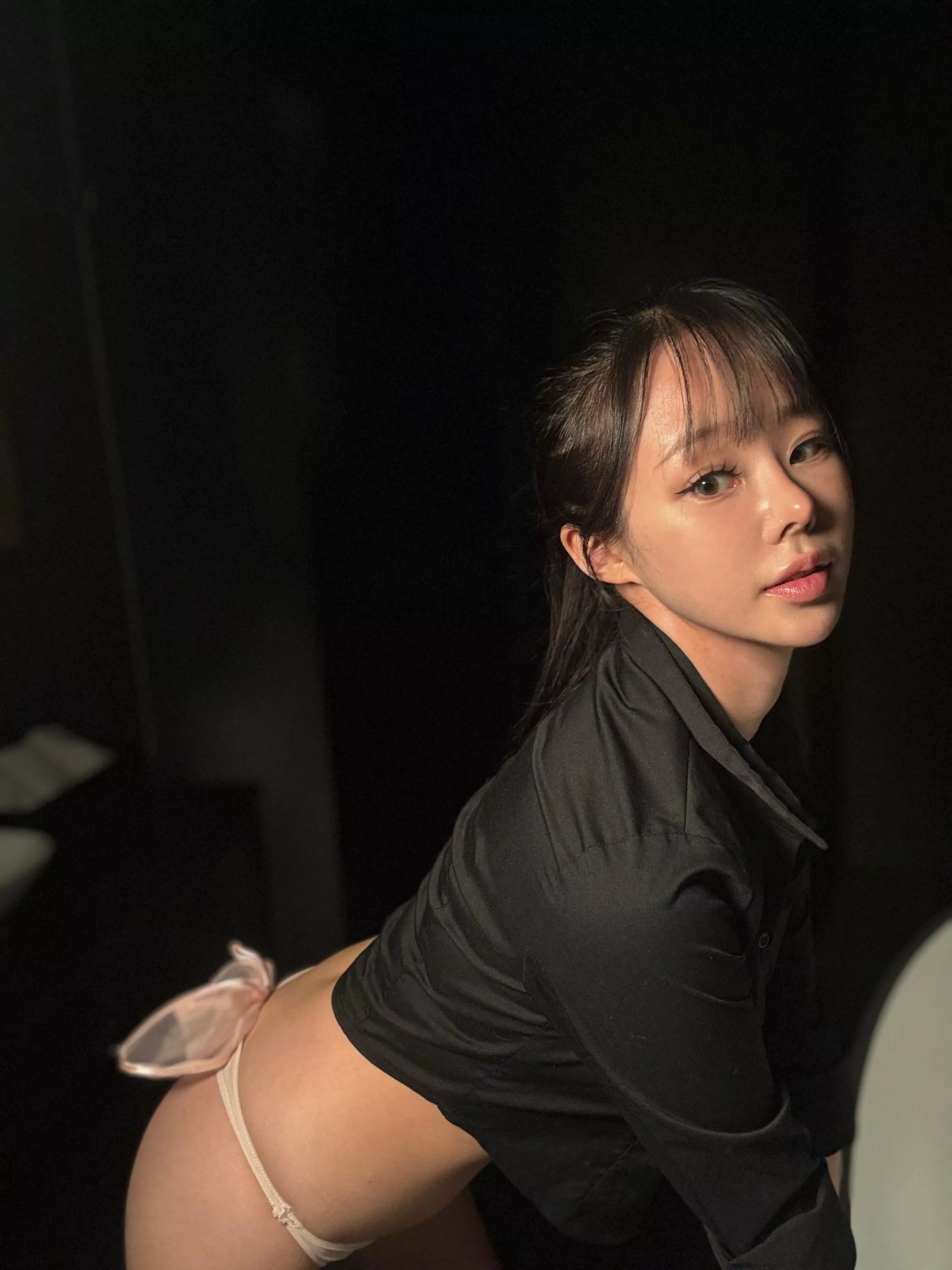 What's your first thought on what you'd like to do to me? posted by xoo_Chloe