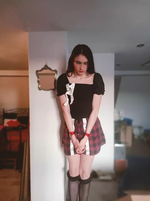 Why did god curse me with broad shoulders :⁠'⁠( by Actual_Charity2870