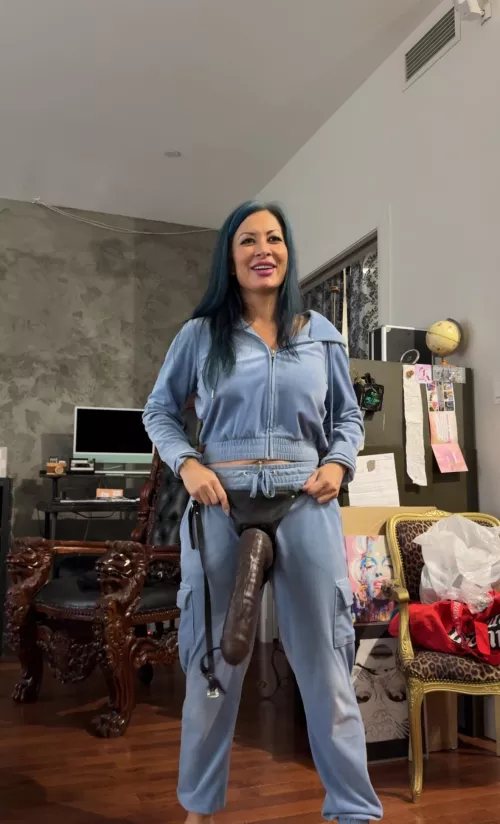 Would you date her if she wanted to fuck u daily?  by TheTsSlayer