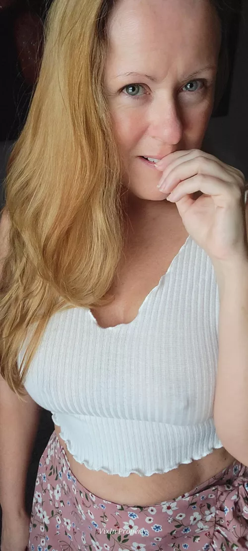 @x.x.ladyleo.x.x let's be friends  by Lady_Leoxxx