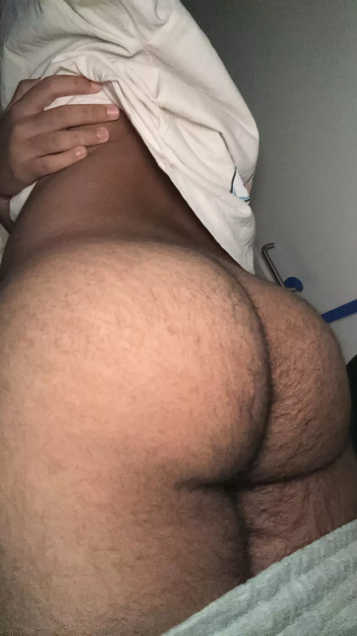18 arab bottom. F white guys only please have a lil bit of muscle at least 🙏sc. scruff111 posted by cvmlicker