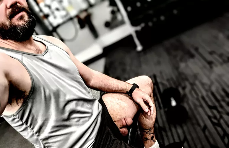 [45] Just another day of showing off at the gym... by retirefever