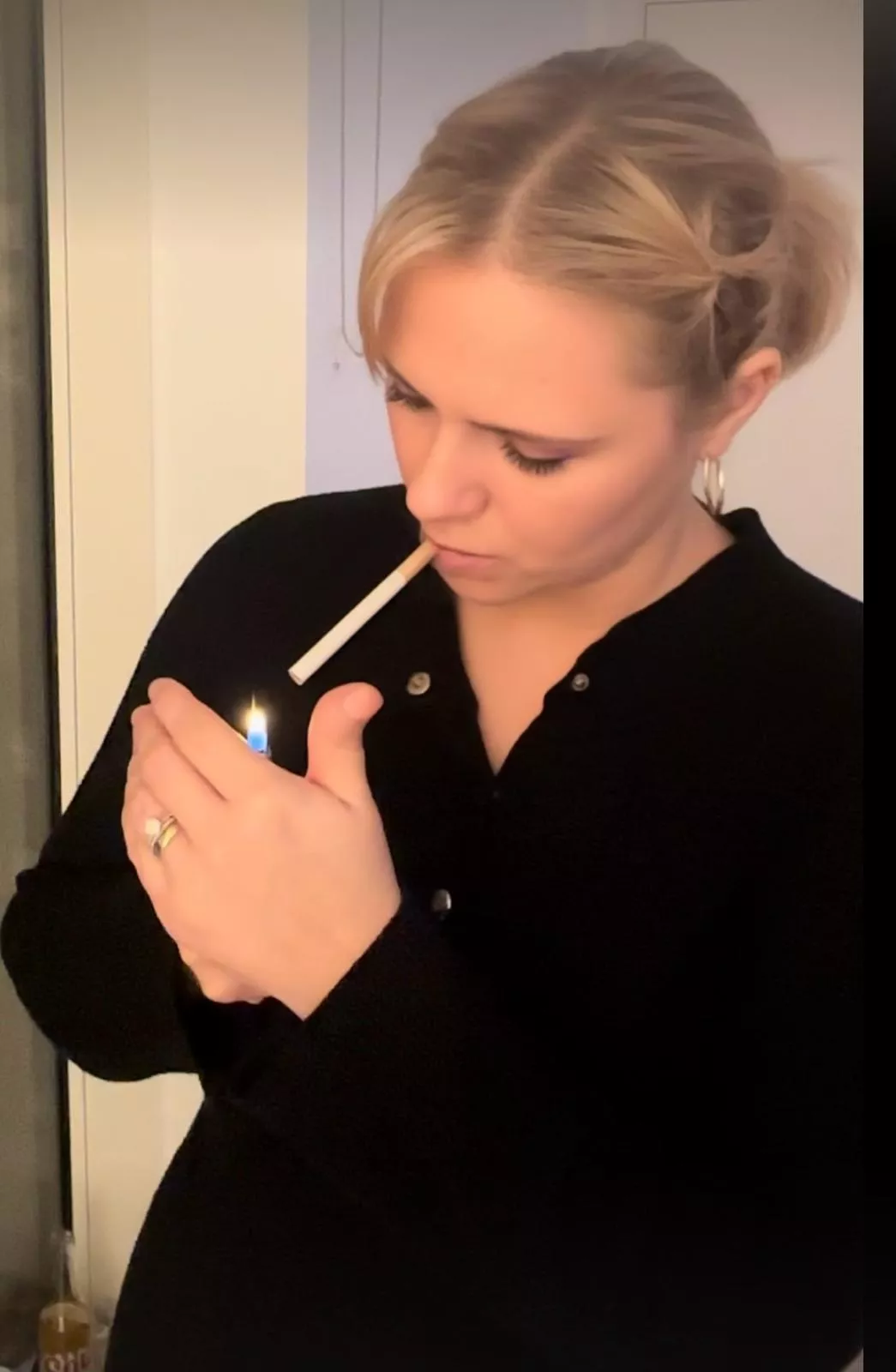 Afternoon cig, who wants to bring me a glass of wine? posted by VickiSparx8