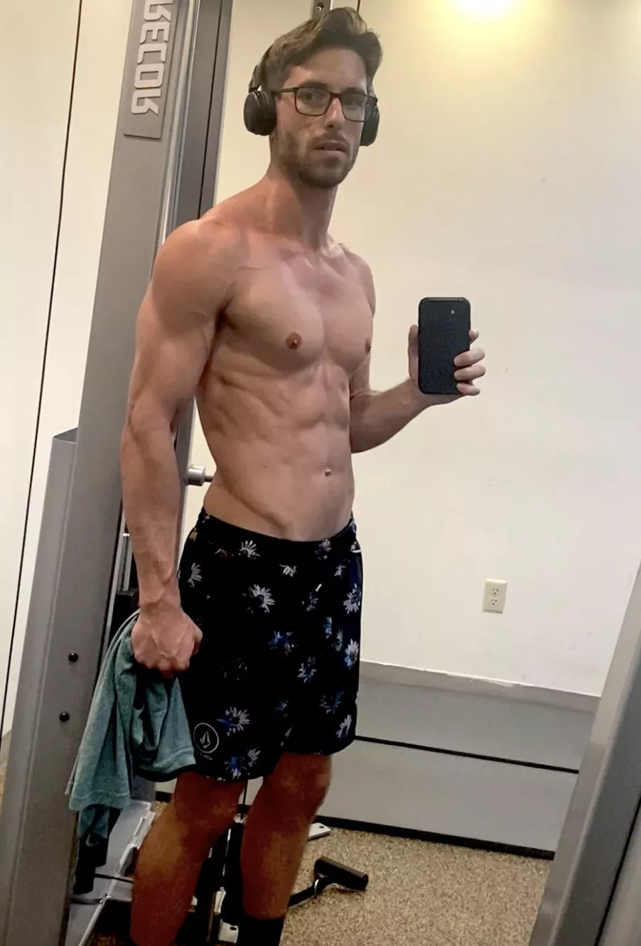 Anyone into fit and hung lawyers? posted by MakingitReignTO