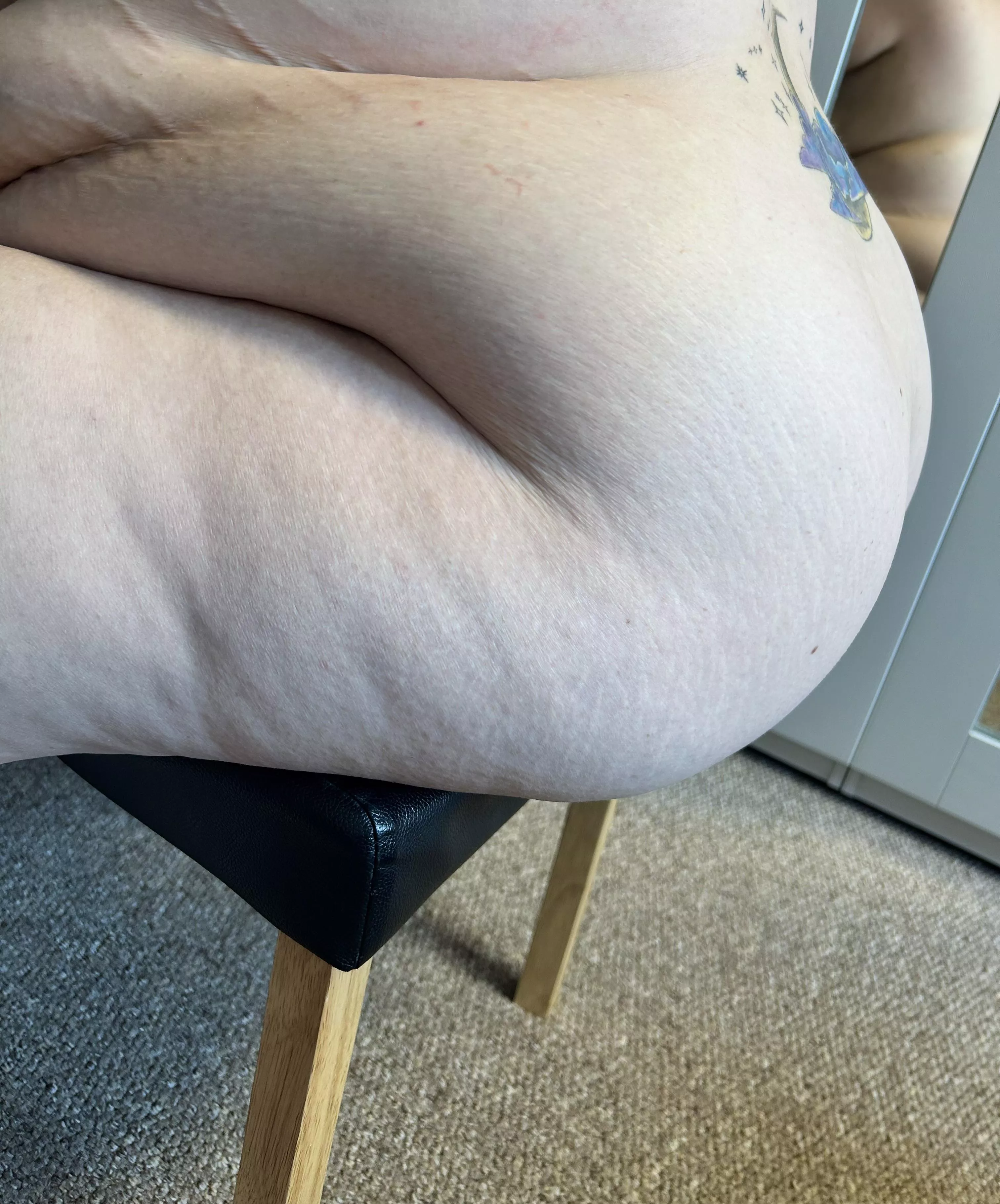 Booty call… posted by KurvyReed