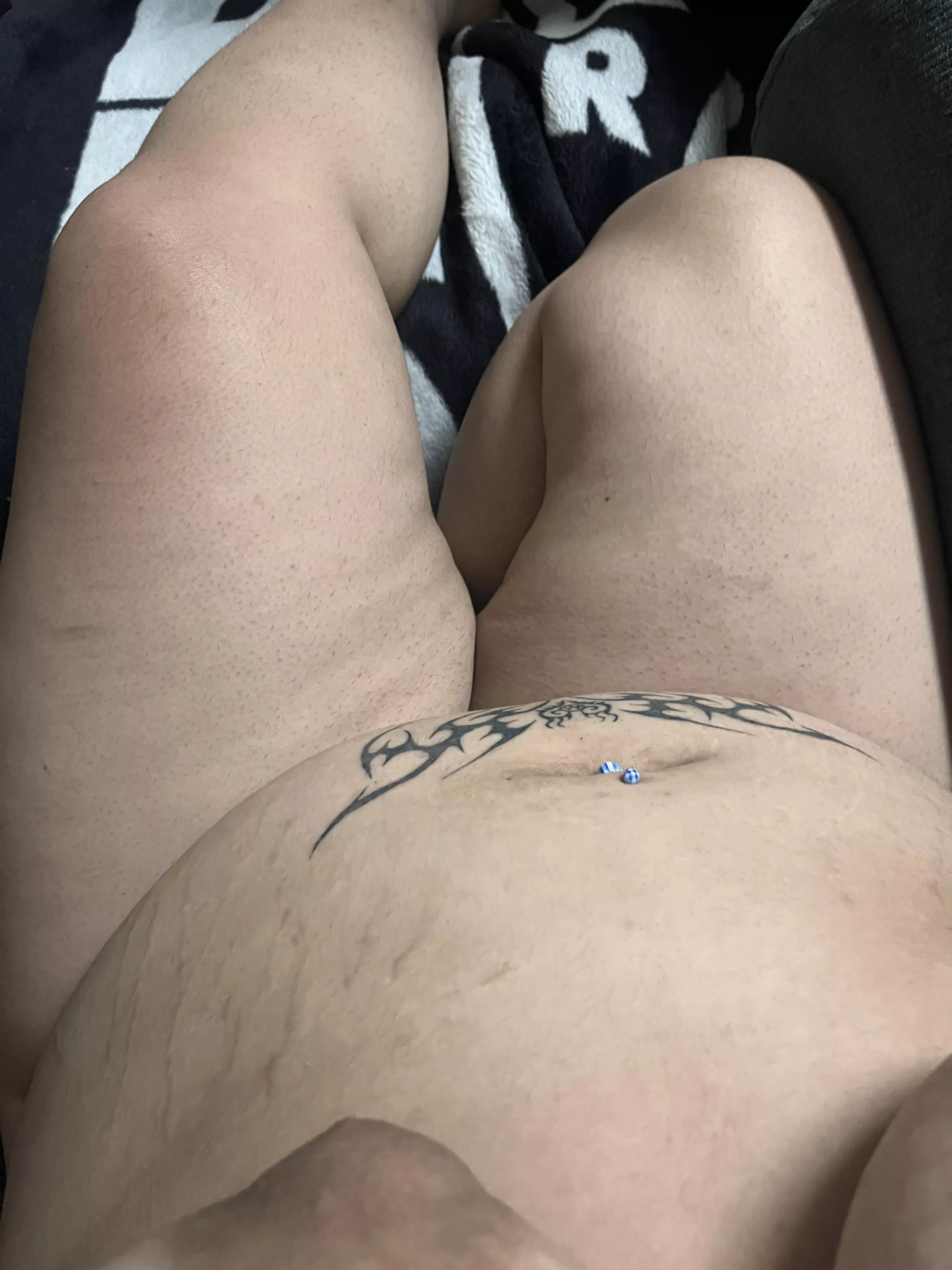 can’t even see it over my belly posted by Feedeedahls