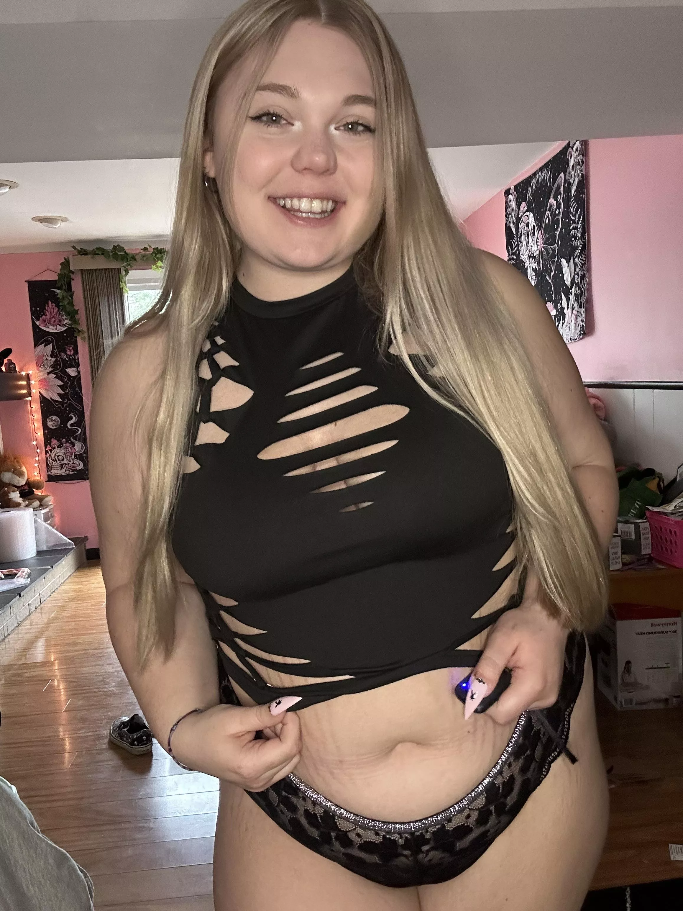 Chubby girls smile more :) posted by lxves_