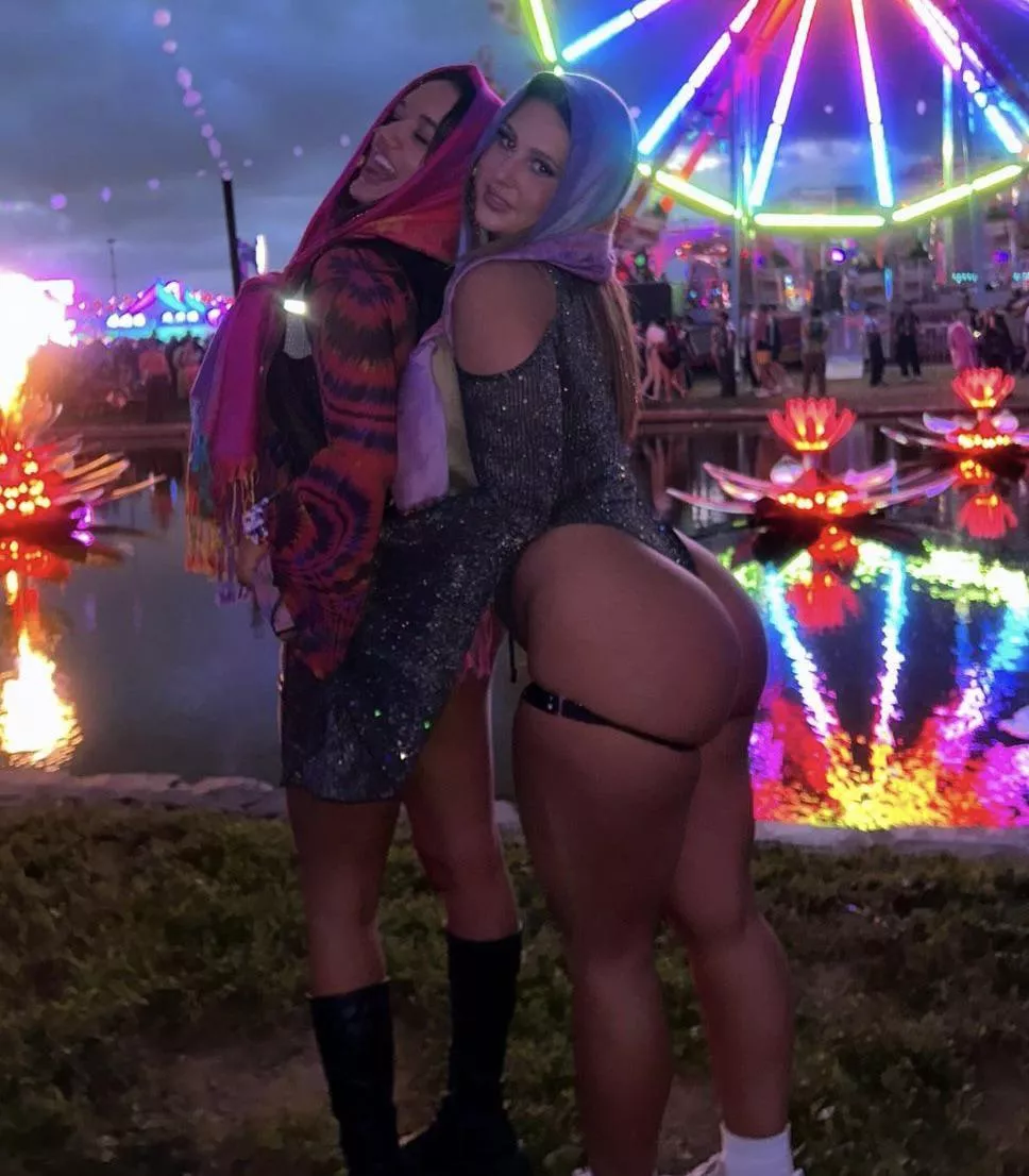 Clear to see who got more attention that night posted by goonerman77