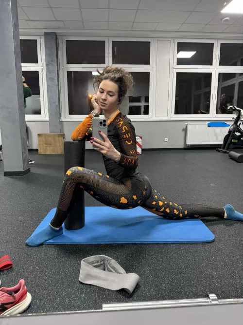 Could you still concentrate? [F] by naughtykitti