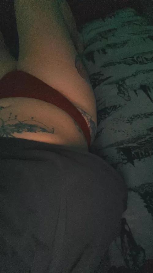 Curved & tattooed  by Lov3LeLe