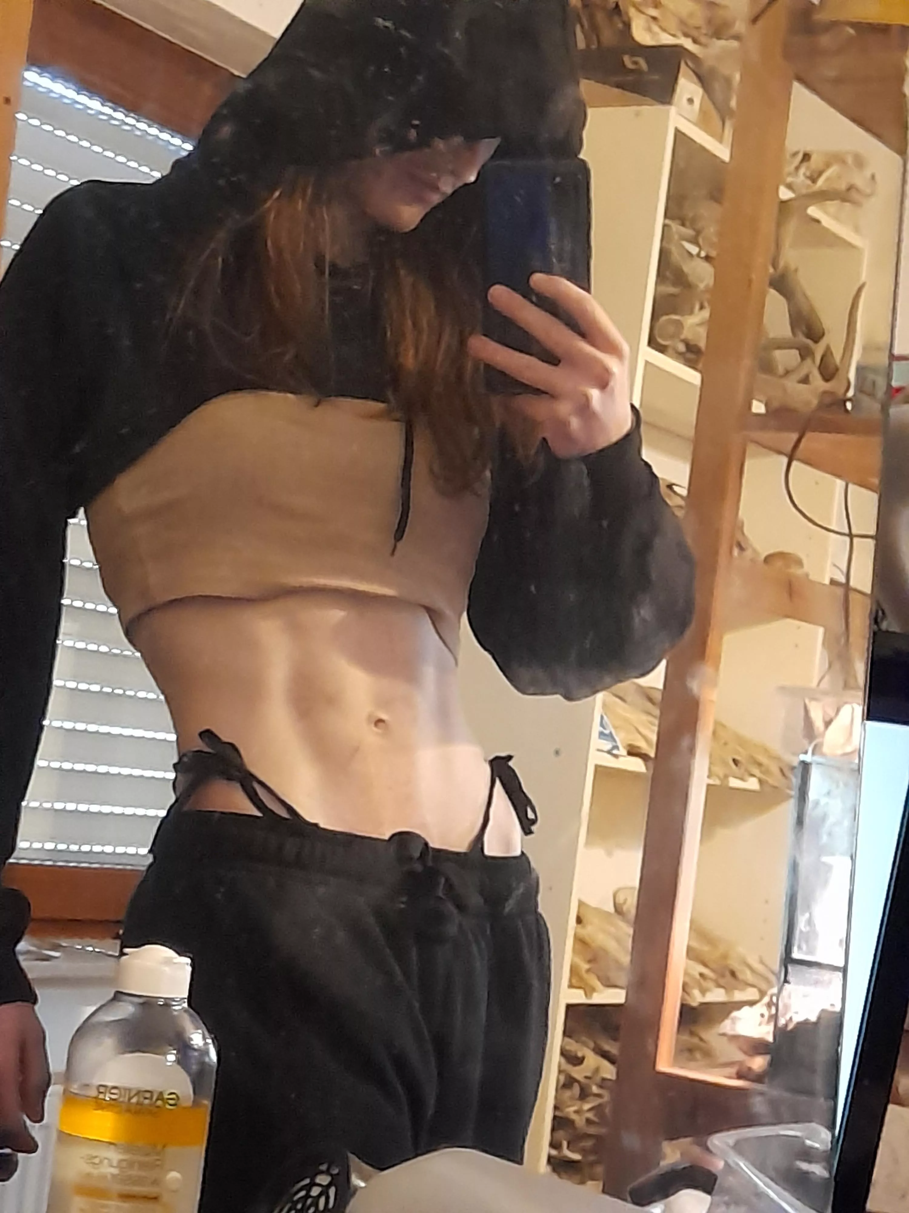 Do u guys like tummy :3 posted by WbGothFemboy
