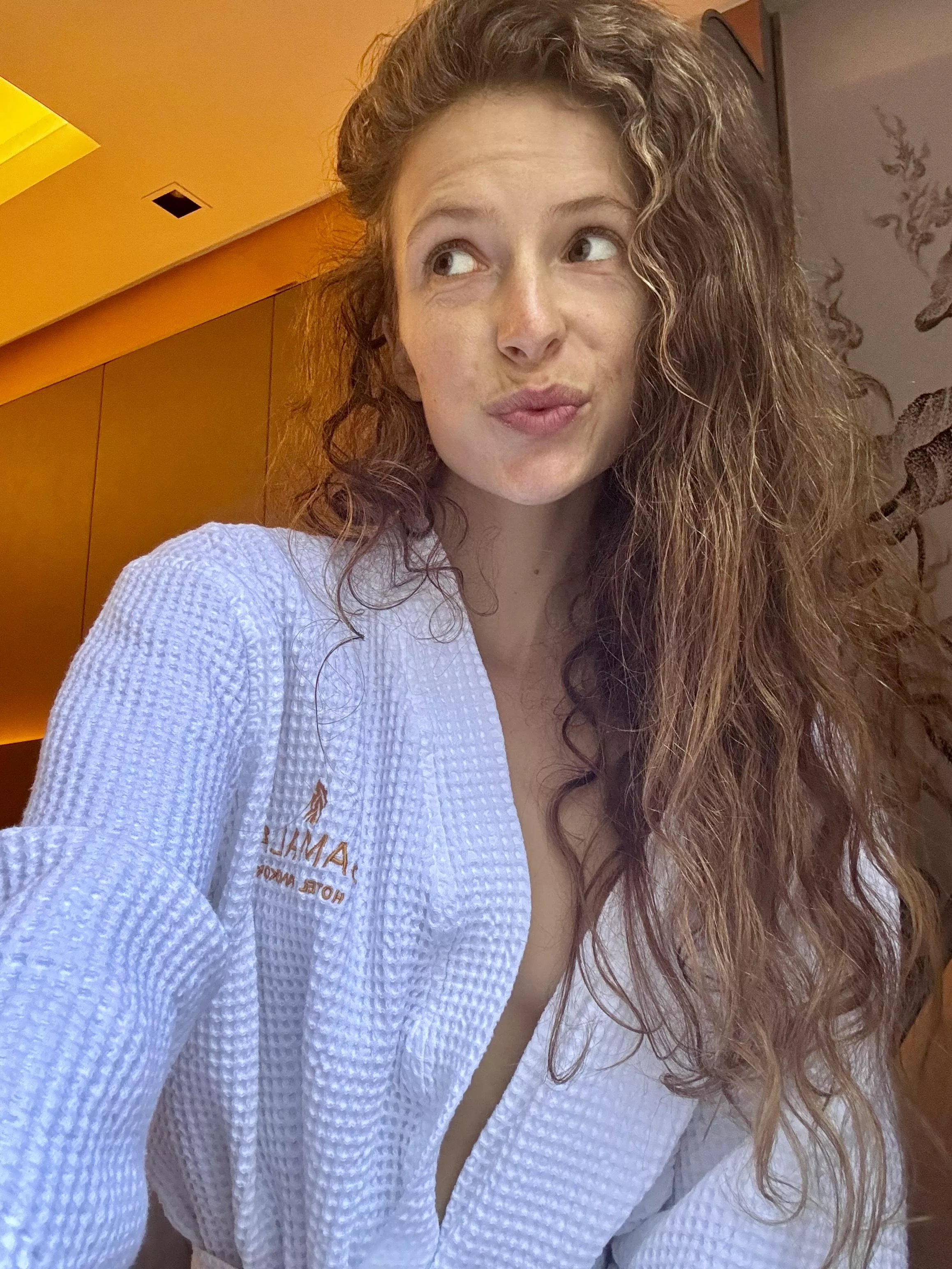 Do you like my cute face and long blonde hair? posted by lulusdreamz