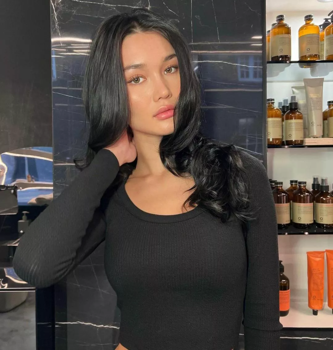 Dunya Navabi posted by OGgoodfella7