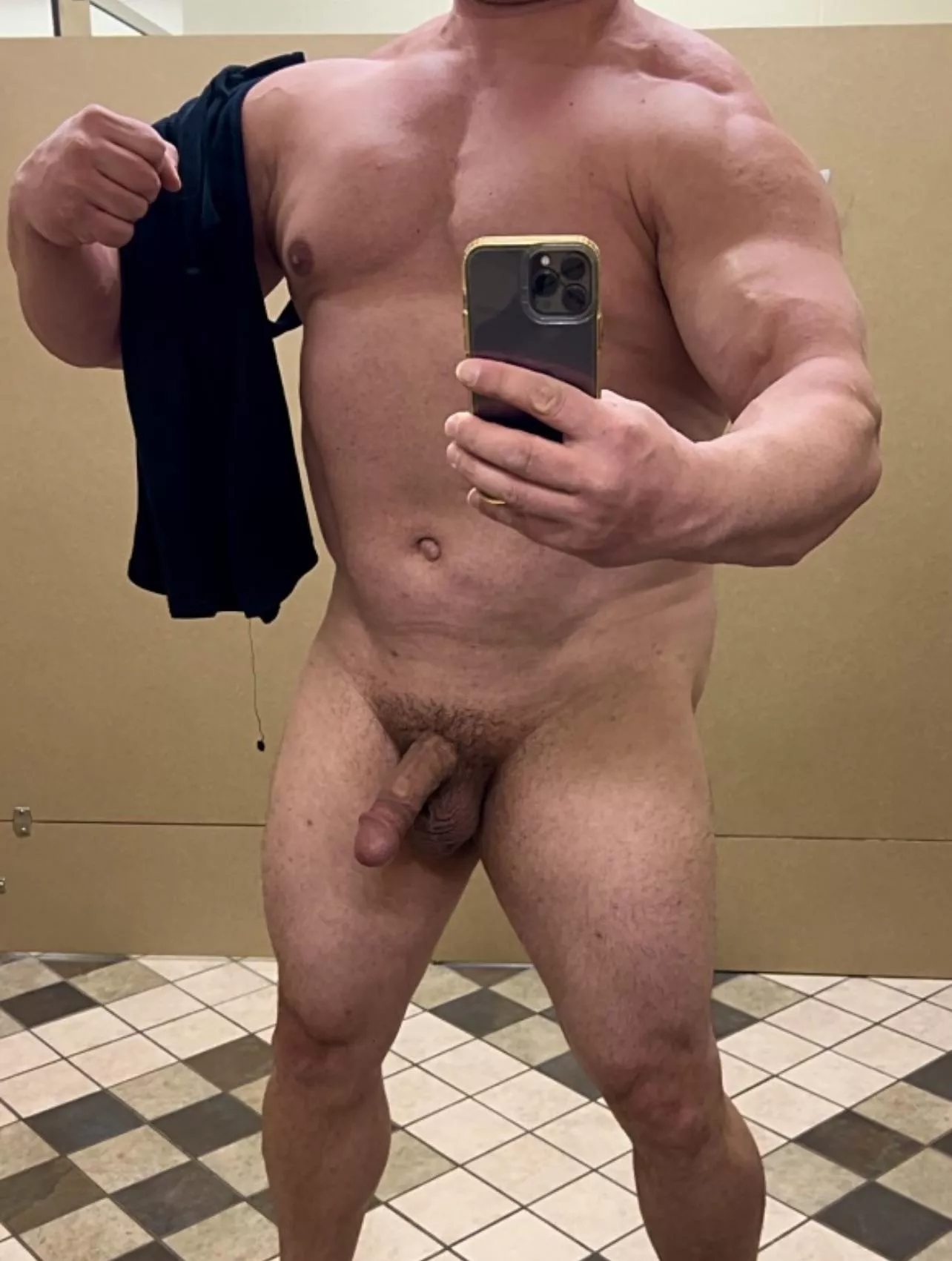 Early morning workouts turn me on posted by MrBigDaddyBuff