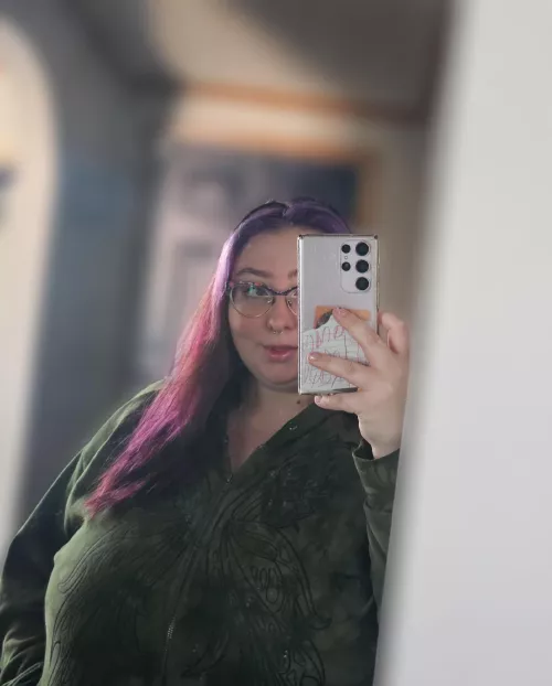 Felt pretty today :) how was your weekend? by sapphiremelonz