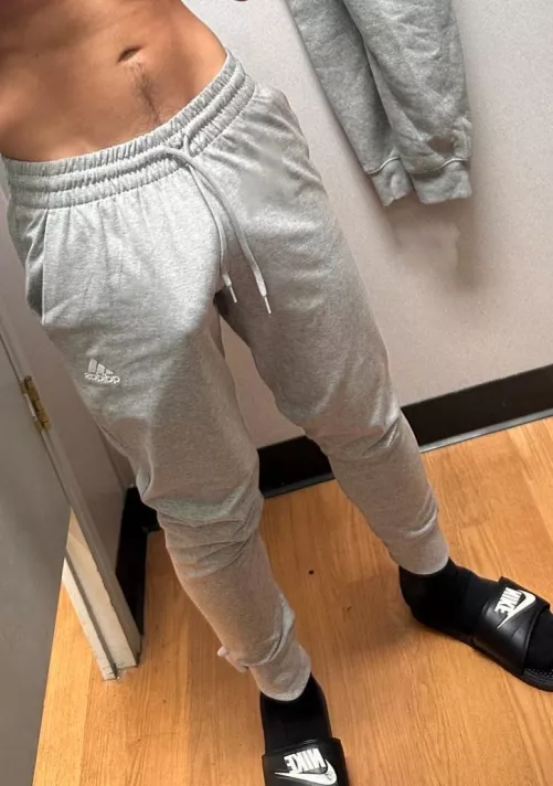 Got hard during gym 💪🍆 🏋‍♂️ by theshylucas