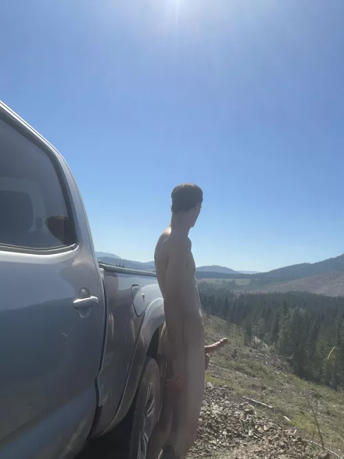 Happy Monday! 👍🏻 by Twoleftfeet01