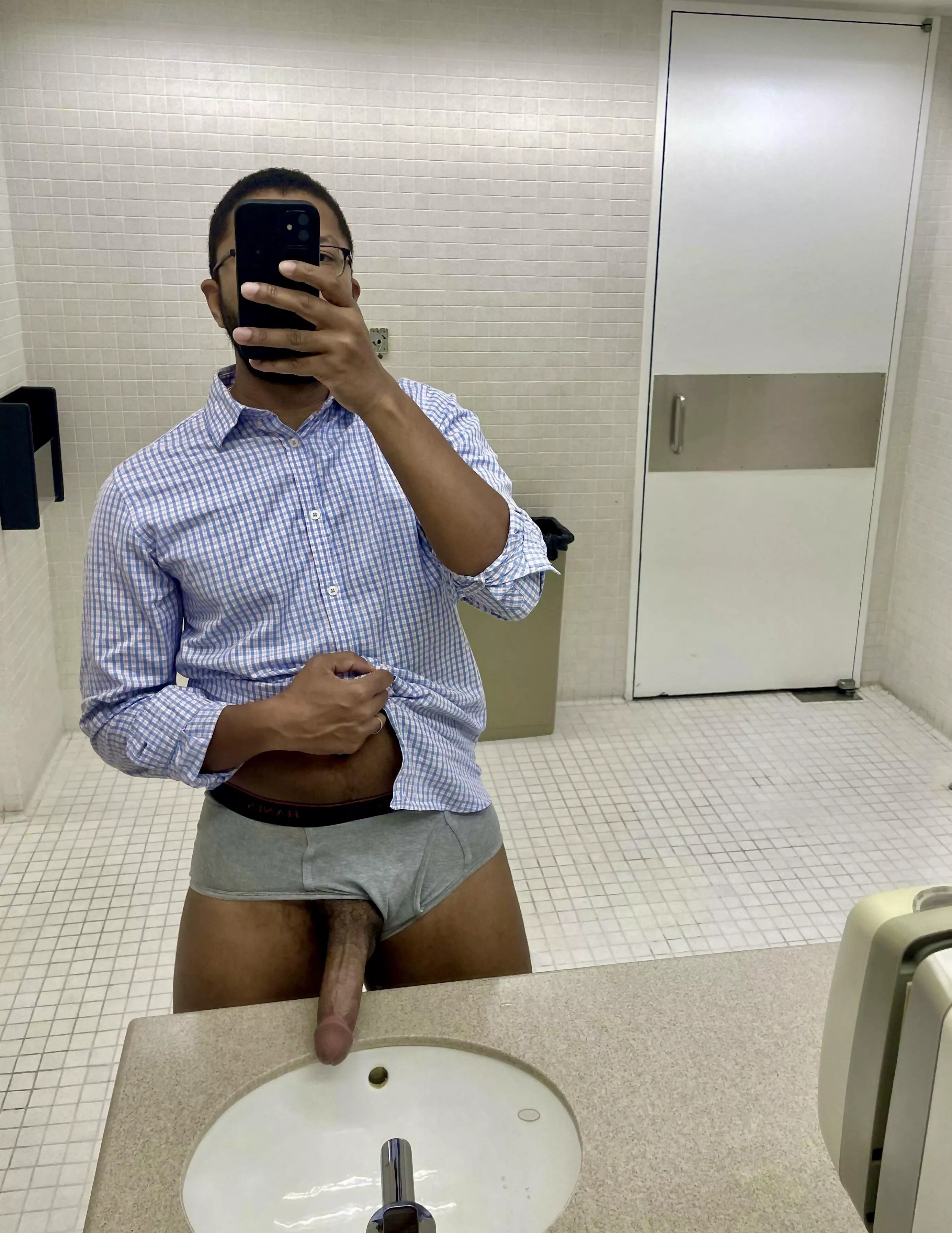 Horsecock spotted at the office posted by Special_Elderberry98