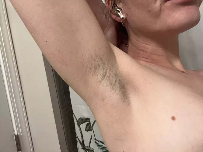 hot yoga made me extra stinky today 😝 don’t you want a whiff?  by payzleejane